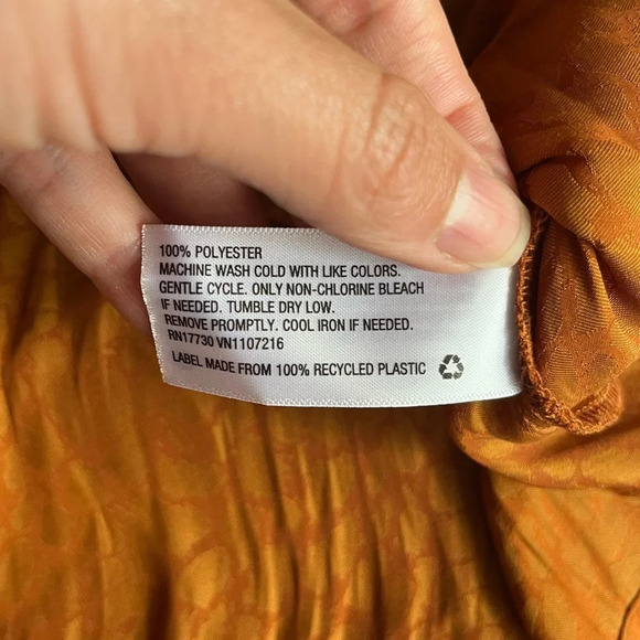 Blouse w/shoulder pads - Picture 3 of 5